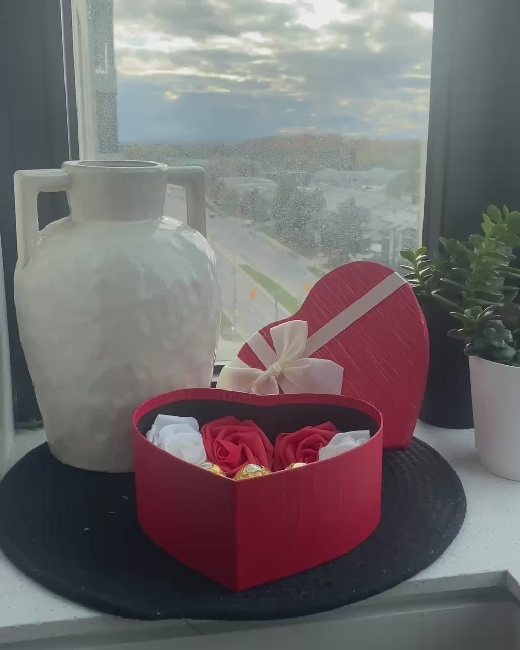 Luxury Sweet Roses Gift Box